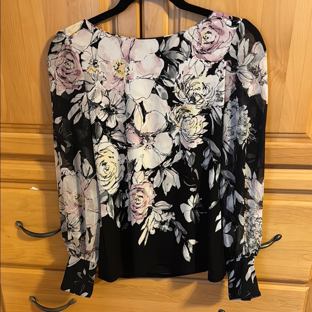 Floral Women's Top - Black and Pink from White House Black Market. New. Size XS.